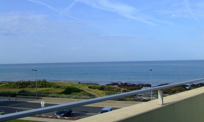 Saint-Hilaire-de-Riez Apartment | Apartment T2 mezzanine with stunning sea views