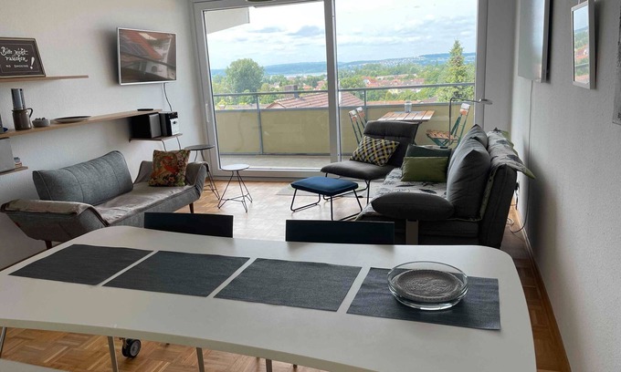 Uhldingen-Muehlhofen Apartment | Apartment 'Guck Zum Bodensee' with Lake View, Balcony and Wi-Fi