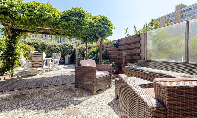 Zandvoort Apartment | Apartment Garden & Bed with cheap parking possibility