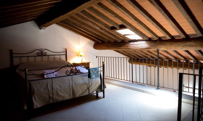 Santa Luce Apartment | Apartment 'Ginestra' with Shared Pool, Wi-Fi, and Air Conditioning