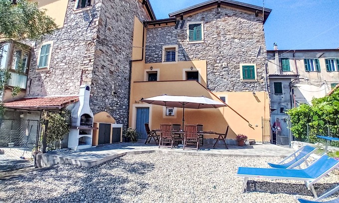 Poggi Apartment | Apartment Giulia by Interhome