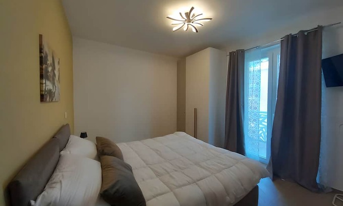 Milazzo Apartment | Apartment 'Grace Home 3' with Balcony, Wi-Fi and Air Conditioning