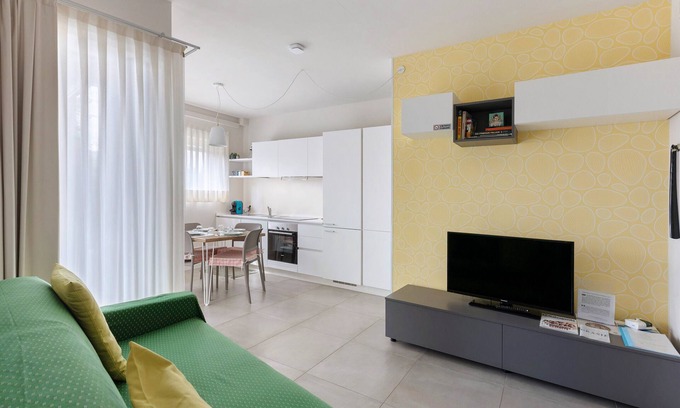 Borgo Trento Apartment | Apartment 'Green House 202' with Balcony, Wi-Fi and Air Conditioning