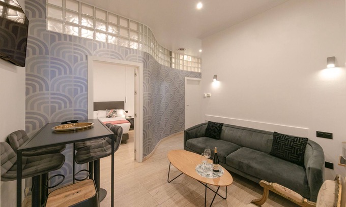 San Vicente Apartment | Apartment 'Guadalquivir' with Wi-Fi and Air Conditioning
