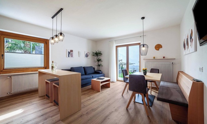 Schenna Apartment | Apartment "Haus Hohenrain 2" with Mountain View, Pool, Wi-Fi, Terrace & Garden