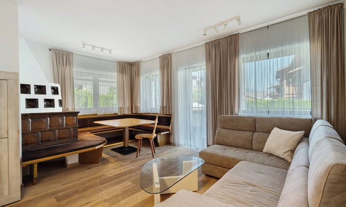 Villabassa Apartment | Apartment "Hofer Sandra" with Mountain View, Wi-Fi, Terrace and Garden