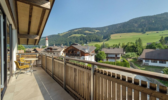 Villabassa Apartment | Apartment "Hofer Silena" with Mountain View, Wi-Fi, Balcony and Garden