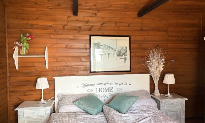 Wesselburenerkoog Apartment | Apartment 'Holzhaus' with Private Terrace, Private Garden and Wi-Fi