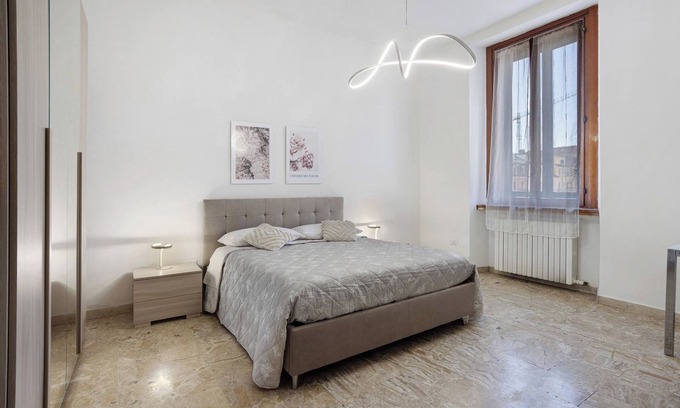 Central Station Apartment | Apartment 'Home Milano' with Shared Garden, Wi-Fi and Air Conditioning