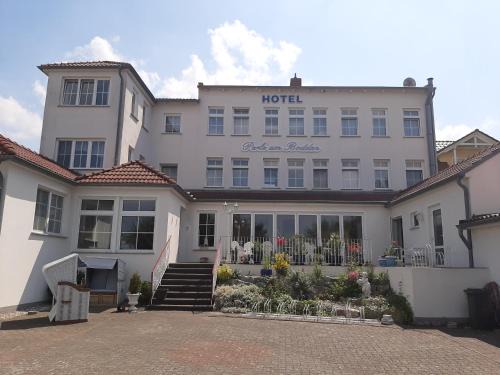 Ribnitz-Damgarten Hotel | Apartment-Hotel Perle am Bodden