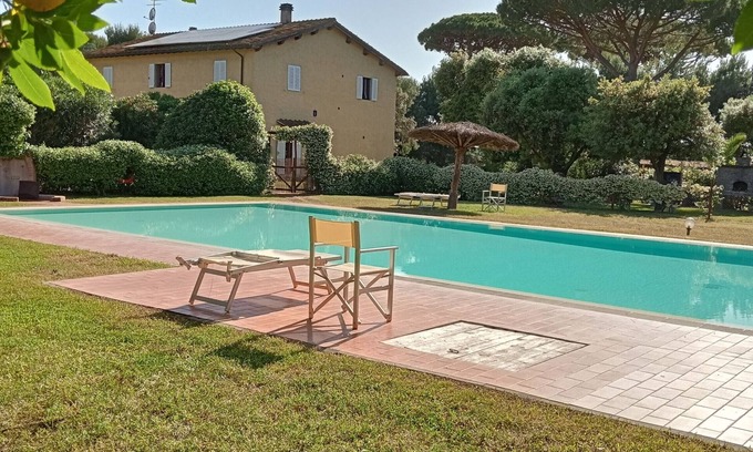 Donoratico Apartment | Apartment 'I Cavalleggeri - Ribot' with Shared Pool, Shared Garden and Wi-Fi