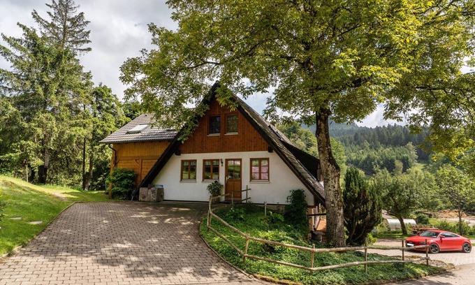 Wolfach - Saint Roman Apartment | Apartment 'Igelbau' with Mountain View, Shared Pool and Wi-Fi