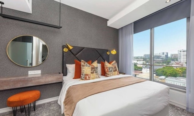 Sandown Apartment | Apartment in a 5 star hotel. 24/7 security