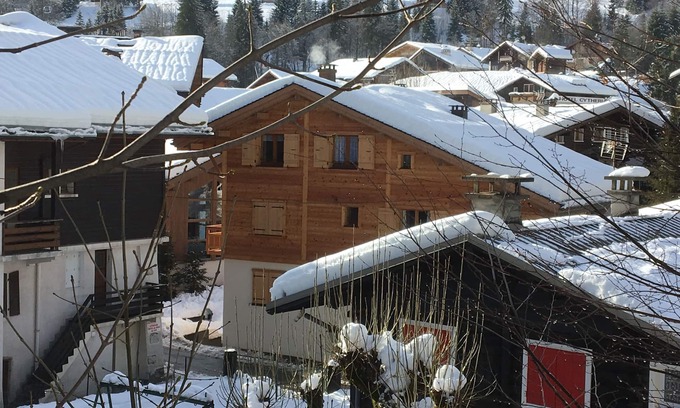 La Clusaz Apartment | Apartment in a chalet in the heart of the village at the foot of the slopes - ideal