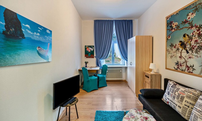 Nussdorf am Inn House | Apartment In A Hotel 'Nußdorfer Hof - Apartment 6' with Mountain View and Wi-Fi