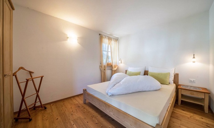 Pracupola Apartment | Apartment in a Hotel 'Naturresidenz Theistadl Apt 202' with Mountain View & Wi-Fi
