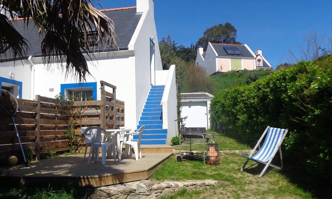 Sauzon Apartment | Apartment in a house with garden 150m from the port of Sauzon