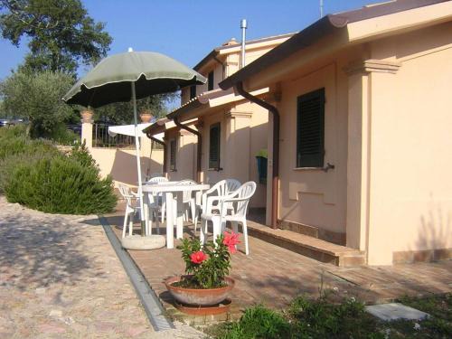 Giano dell'Umbria House | Apartment in a farmhouse with swimming pool