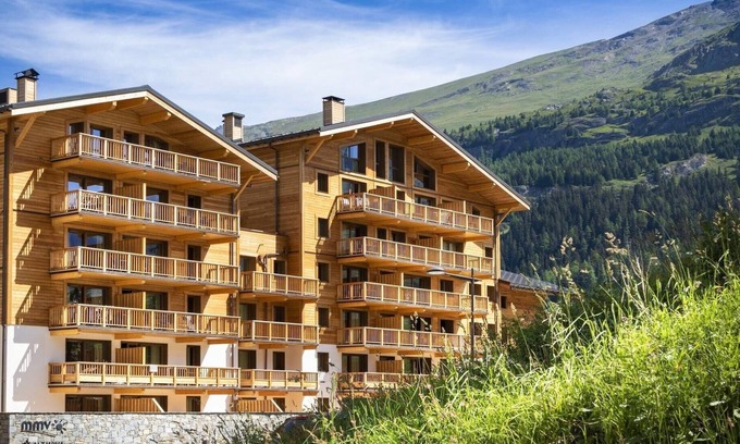 Les Boisses Apartment | Apartment in Alps with Spa & Pool