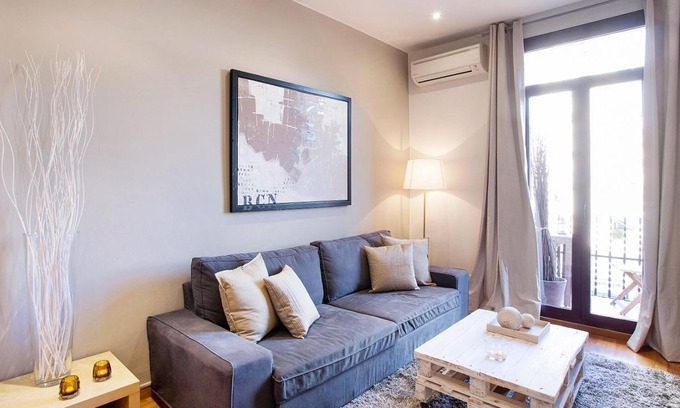 Sant Antoni Apartment | Apartment in Barcelona near the Beach