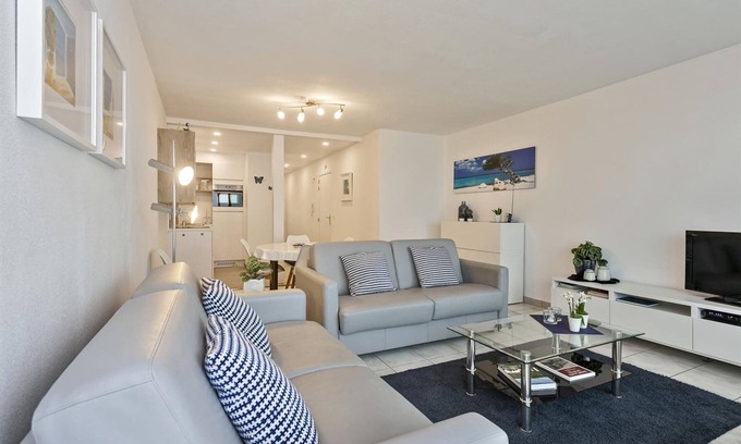 Blankenberge Apartment | Apartment in Blankenberge with Sea Views