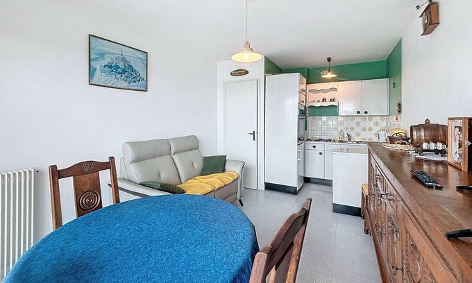Granville Apartment | Apartment in central Granville with balcony, 300m from the beach and casino