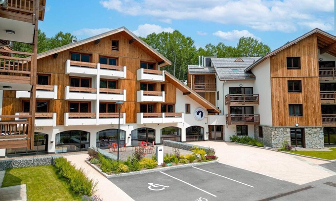 Saint-Chaffrey Apartment | Apartment in Chantemerle near Ski Slopes