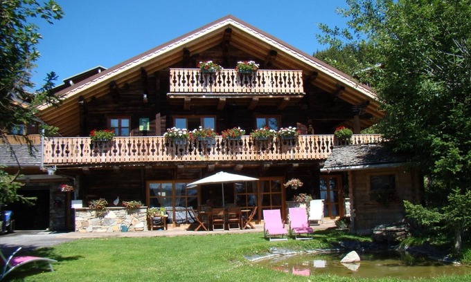 Les Saisies Apartment | Apartment in chalet at les saisies center