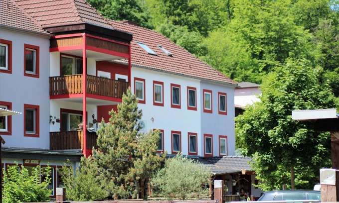 Schutz Apartment | Apartment in Deudesfeld with private terrace