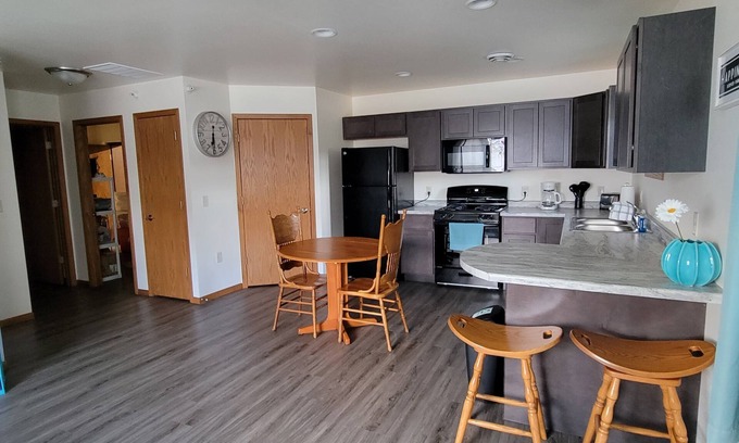 Ontario Apartment | Apartment in Downtown Ontario