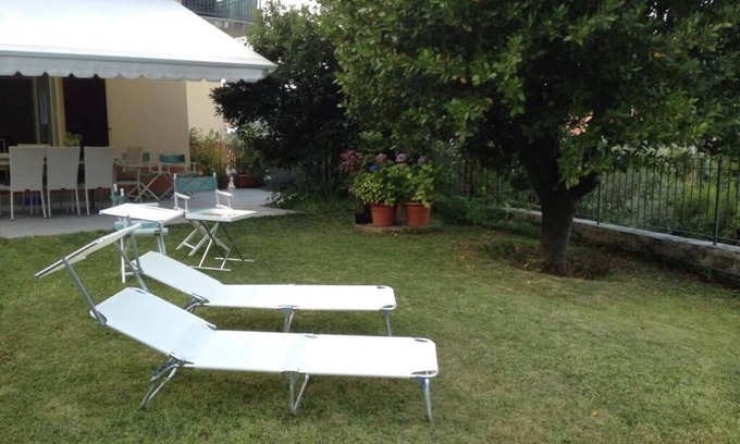 La Foce Apartment | Apartment in early 20th century villa with garden