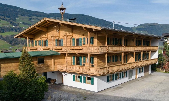 Fuegen Apartment | Apartment in Fügen near Spieljoch Ski Lift