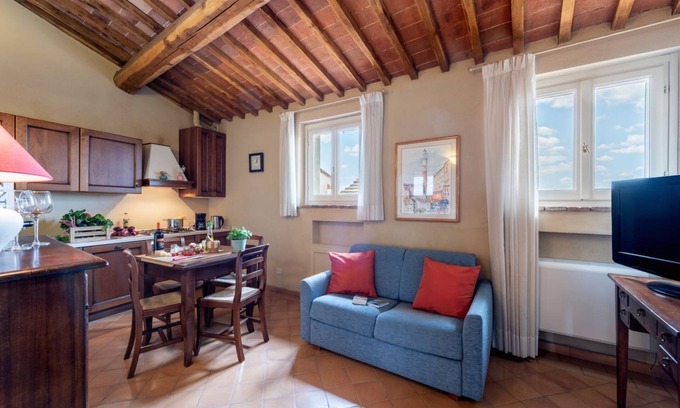 Siena Apartment | Apartment in historic Villa "IL MANGIA": view & authentic hospitality in Siena