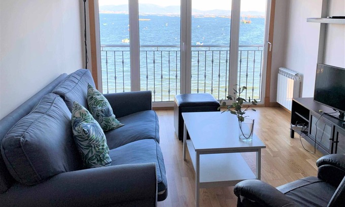Isla de Arosa Apartment | Apartment in La Illa with sea views