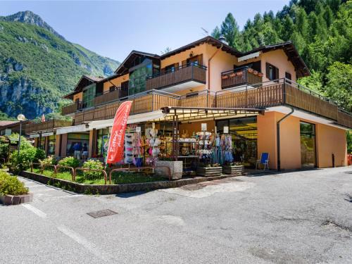 Molina di Ledro House | Apartment in Ledro by Lake & Dolomites