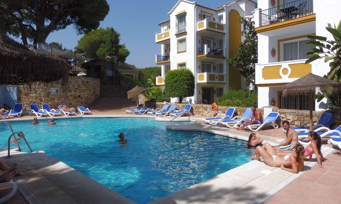Nikki Beach Apartment | Apartment in Marbella Costa Del Sol on the Elviria seafront for 4 people.