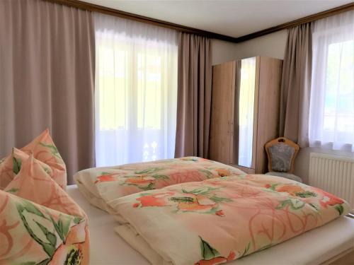 Brandberg Apartment | Apartment in Mayrhofen with a balcony