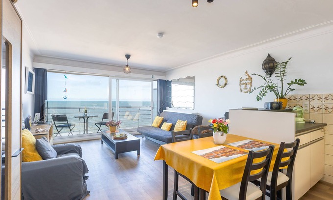 Middelkerke Apartment | Apartment in Middelkerke by seabeach