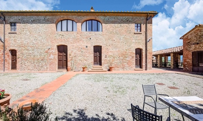 Peccioli Apartment | Apartment in Peccioli with Pool and Wine Tasting