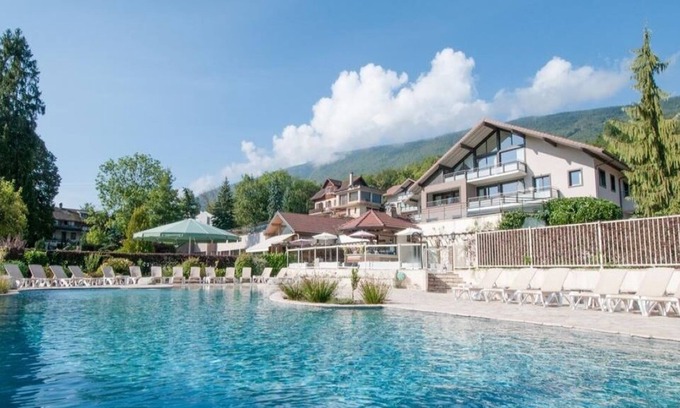 Saint-Jorioz Apartment | Apartment in residence with swimming pool, near Lake Annecy