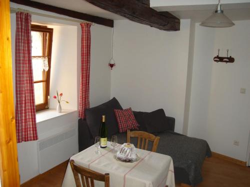 Riquewihr Apartment | Apartment in Riquewihr with Terrace