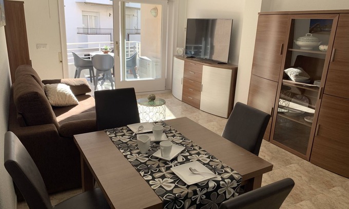 Roses Town Center Apartment | Apartment in Roses - 50m Beach - Free WIFI - Air Conditioning