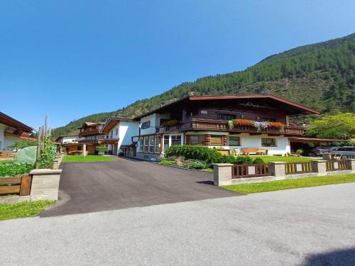 Unterlaengenfeld Apartment | Apartment in Ski Paradise near Trails