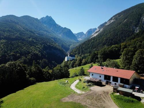 Stans Apartment | Apartment in Stans near Wolfsklamm River
