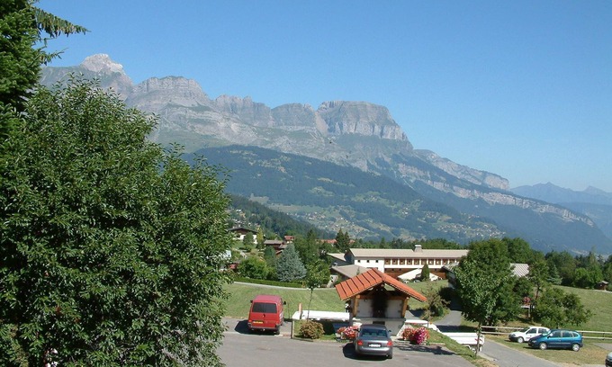 Combloux Apartment | Apartment in the center of the village of Combloux