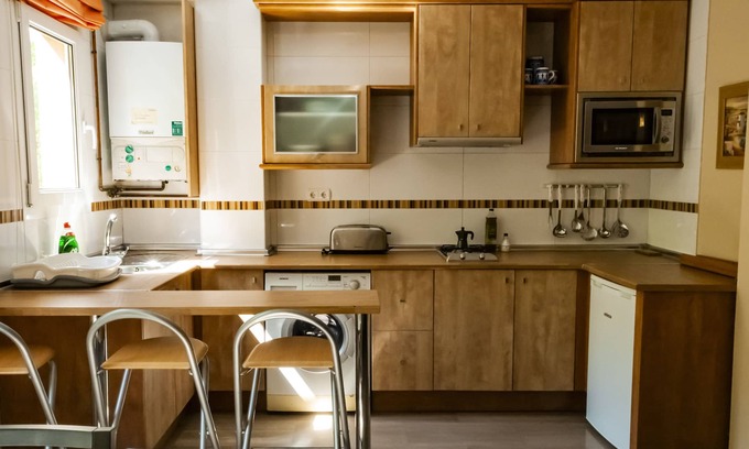 Figares Apartment | Apartment in the CENTER of Granada, less than 2 km from the Alhambra
