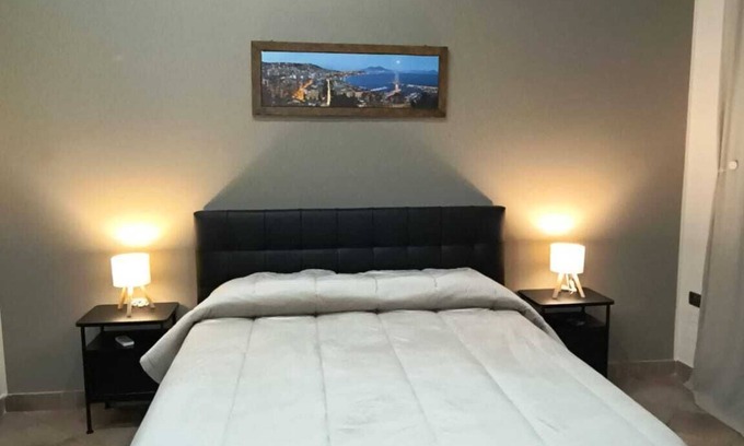 Naples City Centre Apartment | APARTMENT IN THE CENTER OF THE CITY A FEW MINUTES FROM THE STATION AND METRO