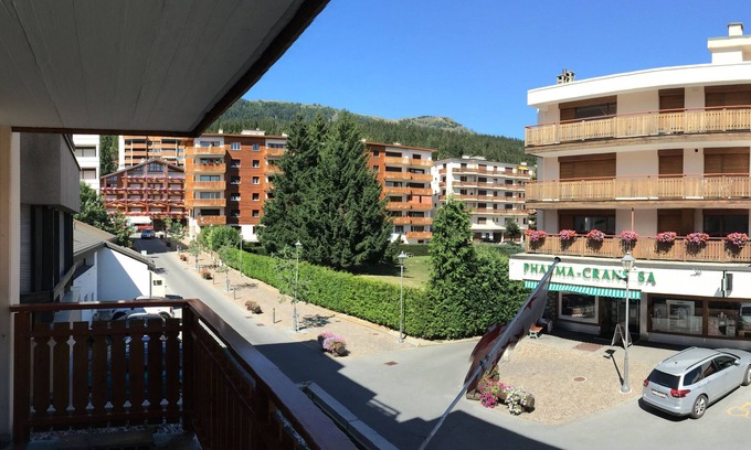 Noes Apartment | Apartment in the Center of Crans With Views towards the Mountains