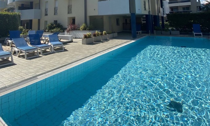 Bibione Apartment | Apartment in the city centre with pool