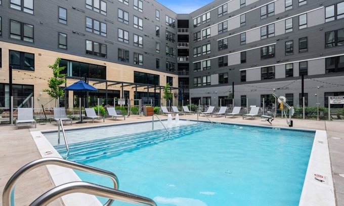 Woburn Condo | Apartment in the Heart of Woburn - Pool/Gym/Balcony